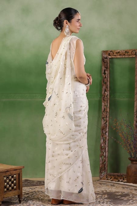 Shop Geroo Jaipur White Chiffon Embroidery, Gota Patti Hand Saree With Unstitched Blouse Piece at Aza Fashions Shop_Geroo Jaipur_White Chiffon Embroidery, Gota Patti Hand Saree With Unstitched Blouse Piece _at_Aza_Fashions