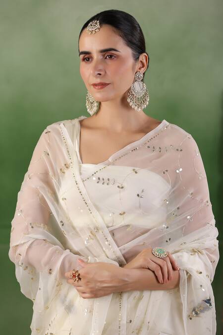 Geroo Jaipur White Chiffon Embroidery, Gota Patti Hand Saree With Unstitched Blouse Piece at Aza Fashions Geroo Jaipur_White Chiffon Embroidery, Gota Patti Hand Saree With Unstitched Blouse Piece _at_Aza_Fashions