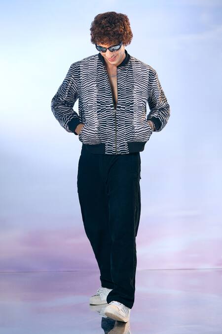 Buy_Nikita Mhaisalkar X AZA_Black Ramie Byzantine Print Bomber Jacket 