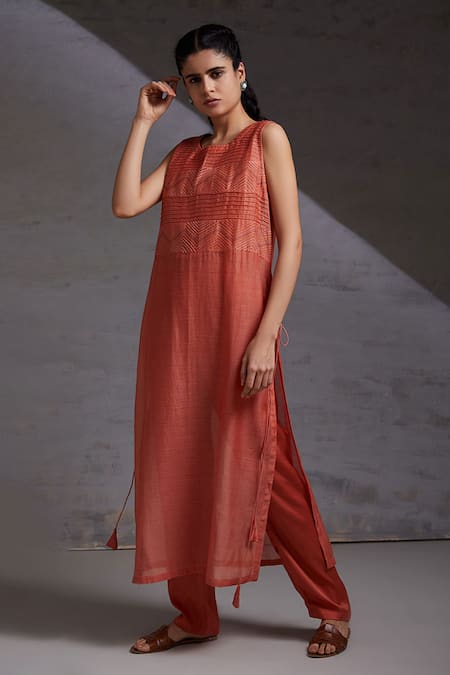 Shikha Malik_Orange Silk, Chanderi Embroidery Round Neck Annadi Side Tie-up Kurta Pant Set _Online_at_Aza_Fashions