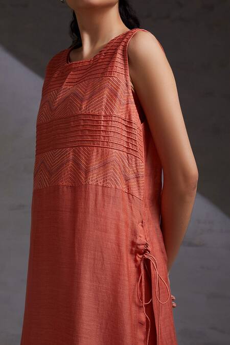 Shop_Shikha Malik_Orange Silk, Chanderi Embroidery Round Neck Annadi Side Tie-up Kurta Pant Set _Online_at_Aza_Fashions