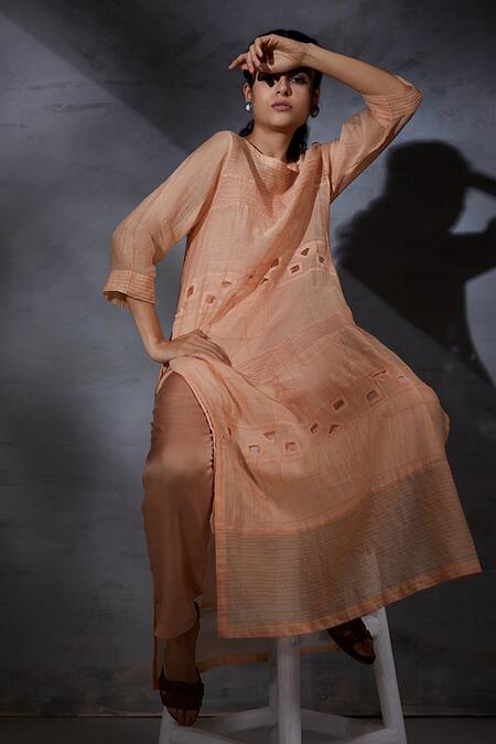 Buy_Shikha Malik_Peach Silk, Chanderi Cut Work Round Neck Chandra Pintuck Detailed Kurta Set _Online_at_Aza_Fashions