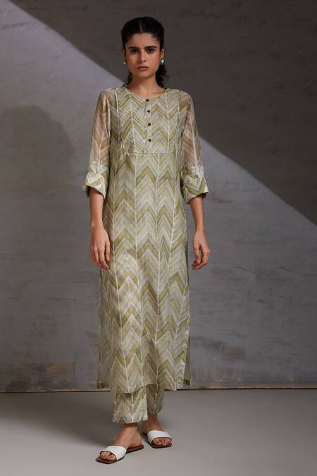 Shop Shikha Malik Green , , Round Chevron Hand Block Print Kurta Set Online at Aza Fashions Shop_Shikha Malik_Green , , Round Chevron Hand Block Print Kurta Set _Online_at_Aza_Fashions