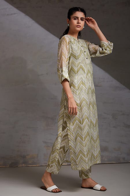 Shikha Malik Green , , Round Chevron Hand Block Print Kurta Set at Aza Fashions Shikha Malik_Green , , Round Chevron Hand Block Print Kurta Set _at_Aza_Fashions
