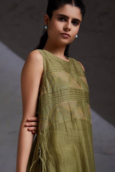 Shikha Malik_Green Silk, Chanderi Round Neck Side Tie-up Kurta Pant Set _Online_at_Aza_Fashions
