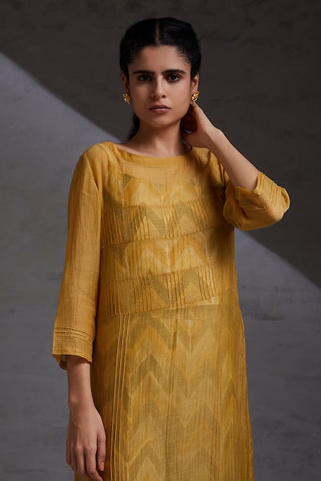 Buy_Shikha Malik_Yellow Silk, Chanderi Zari Round Neck Udaya Detailed Kurta Pant Set _Online_at_Aza_Fashions