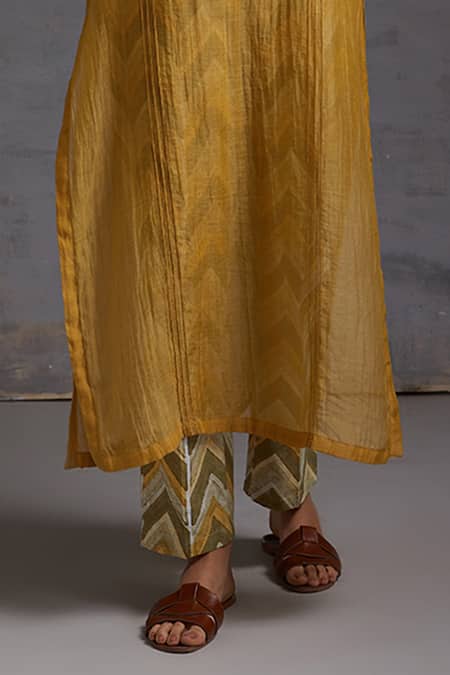 Shikha Malik_Yellow Silk, Chanderi Zari Round Neck Udaya Detailed Kurta Pant Set _at_Aza_Fashions