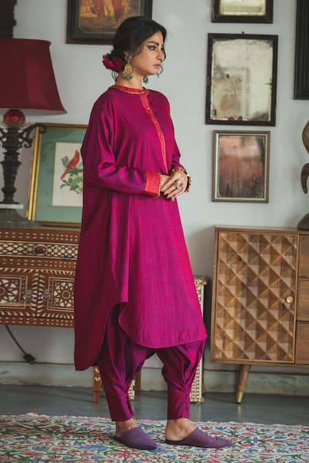 Swatti Kapoor Pink Handwoven Silk Embroidered Mandarin Collar Falak Curved Hem Kurta 