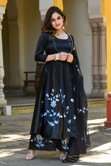 Suti Kapda_Black Satin Embroidery, Gota Patti Round Neck Floral Print Anarkali Pant Set _at_Aza_Fashions