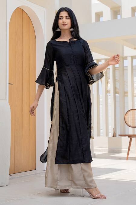 Suti Kapda_Black Chiffon Crepe Plain Round Panelled Kurta With Pant_Online_at_Aza_Fashions