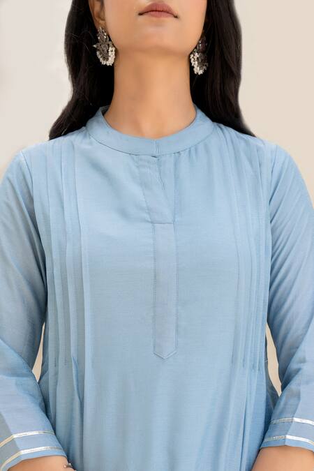 Suti Kapda_Blue Chiffon Crepe Embroidered Dupatta Gota Straight Plain Kurta And Pant Set_at_Aza_Fashions