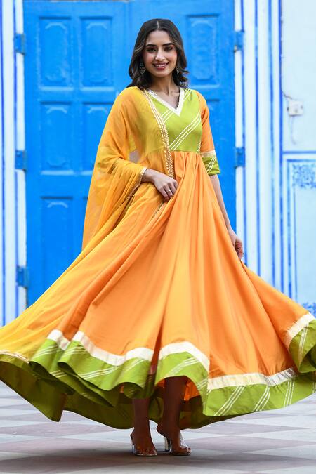 Buy_Suti Kapda_Yellow Taffeta Gota Patti V-neck Color Block Anarkali With Dupatta _Online_at_Aza_Fashions
