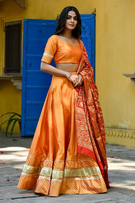 Buy_Suti Kapda_Yellow Taffeta, Silk Gota Patti Round Neck Placement Embroidered Lehenga Set 