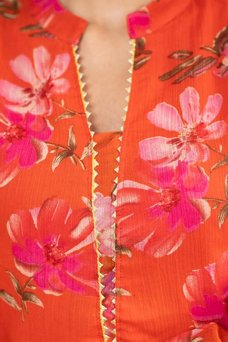 Suti Kapda Orange Chiffon Embroidery Collared, V-neck Floral Print Lehenga Set at Aza Fashions Suti Kapda_Orange Chiffon Embroidery Collared, V-neck Floral Print Lehenga Set _at_Aza_Fashions