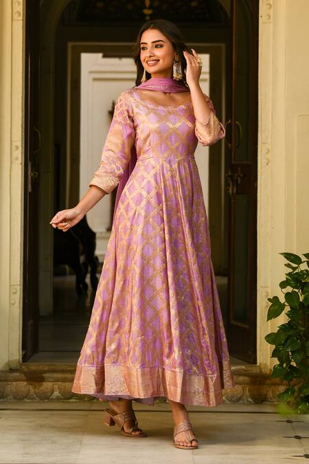 Shop_Suti Kapda_Purple Silk, Chiffon Round Neck Banarasi Woven Anarkali Pant Set _Online_at_Aza_Fashions