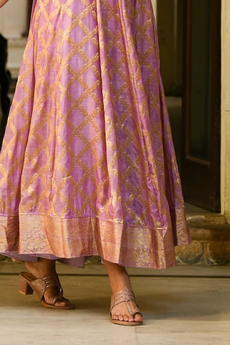 Suti Kapda Purple Silk, Chiffon Round Neck Banarasi Woven Anarkali Pant Set at Aza Fashions Suti Kapda_Purple Silk, Chiffon Round Neck Banarasi Woven Anarkali Pant Set _at_Aza_Fashions