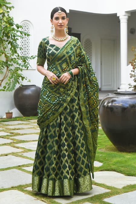 SUTI KAPDA Green Banarasi Silk Woven Paisley Sweetheart Checkered Lehenga Set 