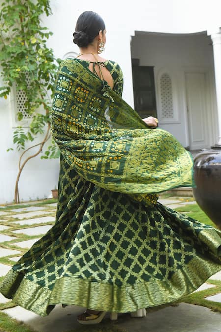 Shop Suti Kapda Green Brocade, Silk Embroidery, Sequins Woven Paisley Checkered Lehenga Set at Aza Fashions Shop_Suti Kapda_Green Brocade, Silk Embroidery, Sequins Woven Paisley Checkered Lehenga Set _at_Aza_Fashions