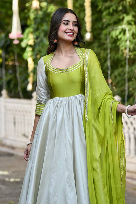 Suti Kapda_Beige Taffeta, Chiffon Lace Scoop Embellished Colourblock Anarkali With Dupatta_at_Aza_Fashions