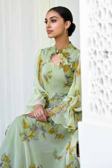Suti Kapda Green Chiffon V-neck Floral Bouquet Print Dress at Aza Fashions Suti Kapda_Green Chiffon V-neck Floral Bouquet Print Dress _at_Aza_Fashions