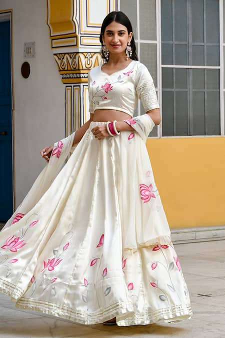 SUTI KAPDA Lotus Pattern Lehenga Blouse Set 