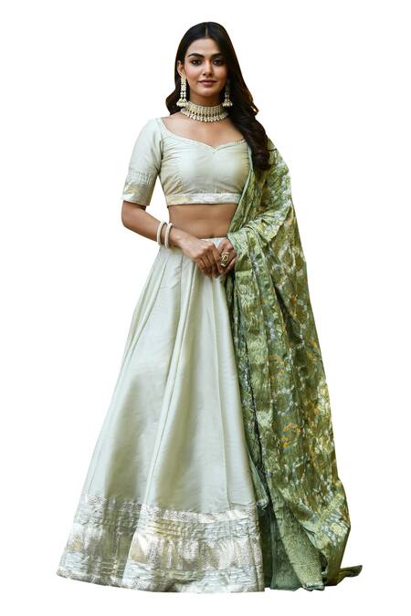 Shop Suti Kapda Off White Taffeta Gota Patti, Embroidery Boat Neck Detailed Lehenga Set Online at Aza Fashions Shop_Suti Kapda_Off White Taffeta Gota Patti, Embroidery Boat Neck Detailed Lehenga Set_Online_at_Aza_Fashions