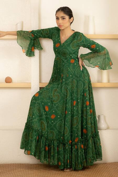 Suti Kapda_Green Chiffon Embroidery V-neck Bandhani Pattern Gown _Online_at_Aza_Fashions