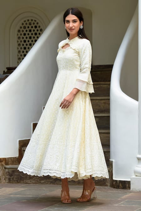 Suti Kapda Ruffle Detailed Neckline Dress 