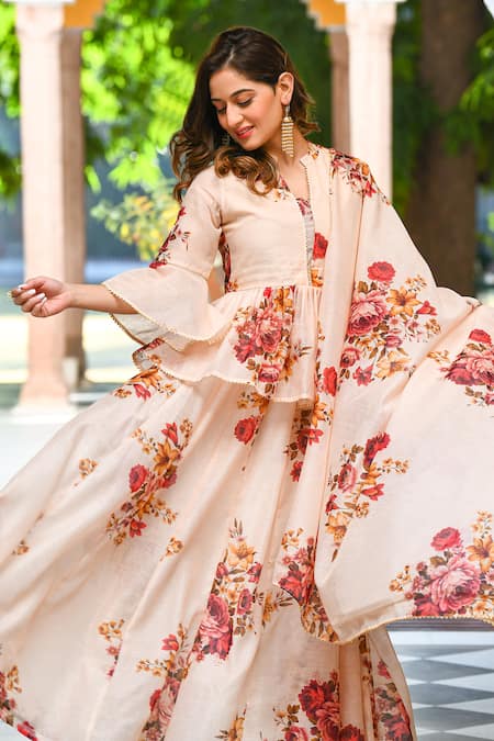 Shop_Suti Kapda_Beige Chanderi Embroidery, Gota Patti V-neck Floral Print Lehenga Set _Online_at_Aza_Fashions