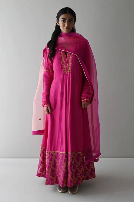 Buy_Shorshe Clothing_Pink Organza Lace, Patchwork Trim Detailed Ombre Dupatta _Online_at_Aza_Fashions