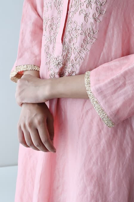 Buy_Shorshe Clothing_Pink Handloom Cotton Zari Split V-neck Zardozi Yoke Embroidered Kurta And Pant Set 