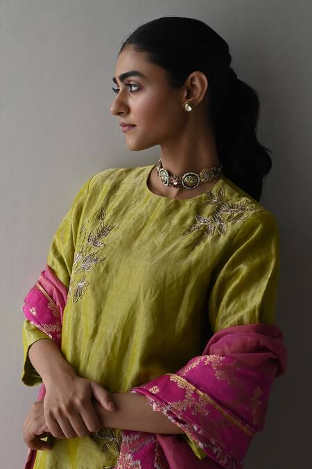 Buy_Shorshe Clothing_Pink Brocade, Handloom Cotton Embroidery Floral Woven Dupatta_Online_at_Aza_Fashions