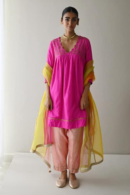 Shorshe Clothing Pink Kurta Pure Silk Embroidery Zardozi Scallop V Neck And Salwar Set 