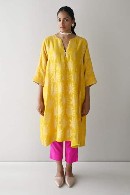 Shorshe Clothing Yellow Kurta Brocade Woven Florette Notched And Pant Set 