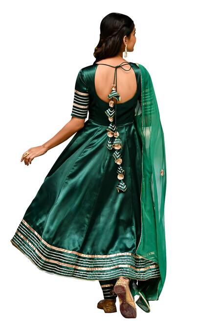 Buy_Suti Kapda_Green Silk, Satin Embroidery, Gota Patti V-neck Stripe Detailed Anarkali Set