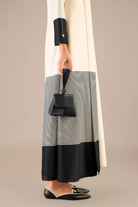 Ampm Aiday Textured Wristlet Bag 