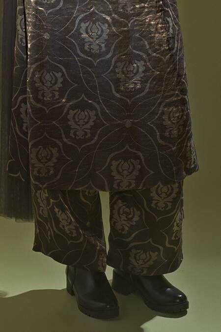 Buy Aurul Blue Silk, Brocade Embroidery, Crystals Floral Pattern Straight Kurta Set Online at Aza Fashions Buy_Aurul_Blue Silk, Brocade Embroidery, Crystals Floral Pattern Straight Kurta Set _Online_at_Aza_Fashions