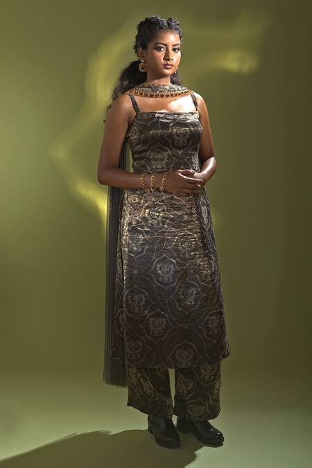 Shop Aurul Blue Silk, Brocade Embroidery, Crystals Floral Pattern Straight Kurta Set Online at Aza Fashions Shop_Aurul_Blue Silk, Brocade Embroidery, Crystals Floral Pattern Straight Kurta Set _Online_at_Aza_Fashions