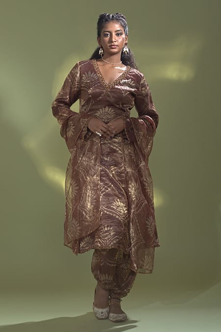 Shop Aurul Brown Maheshwari, Silk, Tissue Crystals V-neck Floral Pattern Kurta Set Online at Aza Fashions Shop_Aurul_Brown Maheshwari, Silk, Tissue Crystals V-neck Floral Pattern Kurta Set _Online_at_Aza_Fashions