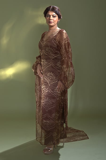 Buy Aurul Brown Tissue, , Chanderi Crystals, Floral Pattern Kuta Pant Set Online at Aza Fashions Buy_Aurul_Brown Tissue, , Chanderi Crystals, Floral Pattern Kuta Pant Set _Online_at_Aza_Fashions