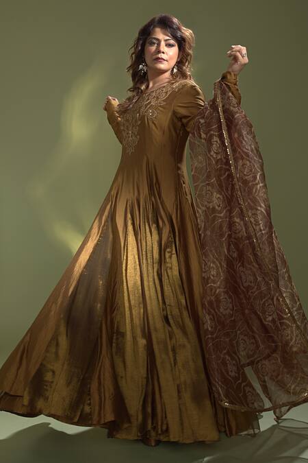 Shop Aurul Gold Silk Embroidery Round Neck Embellished Anarkali With Dupatta Online at Aza Fashions Shop_Aurul_Gold Silk Embroidery Round Neck Embellished Anarkali With Dupatta _Online_at_Aza_Fashions