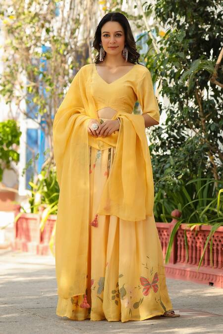Pheeta_Gold Blouse Muslin Digital Print Floral V Neck Sanjh Lehenga Set_at_Aza_Fashions