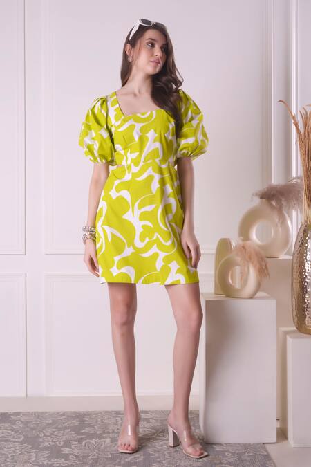 Surabhi Arya_Green Cotton Square Neck Enchanting Abstract Print Dress _Online_at_Aza_Fashions