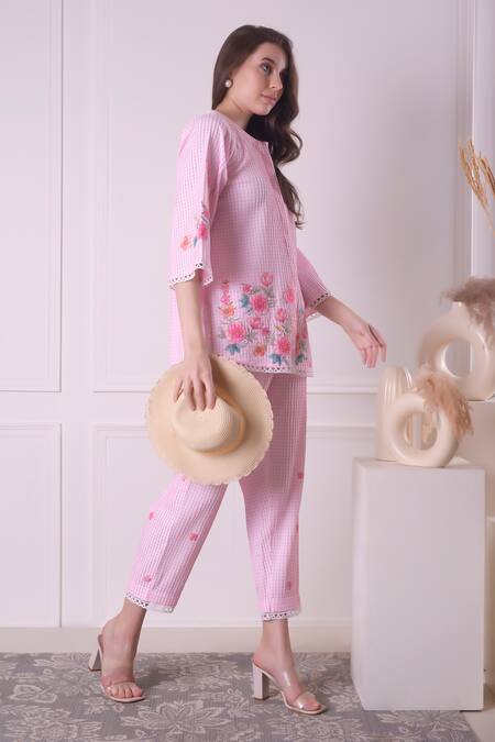 Surabhi Arya_Pink Cotton Embroidery Round Neck Checkered Floral Patchwork Shirt And Pant Set _at_Aza_Fashions