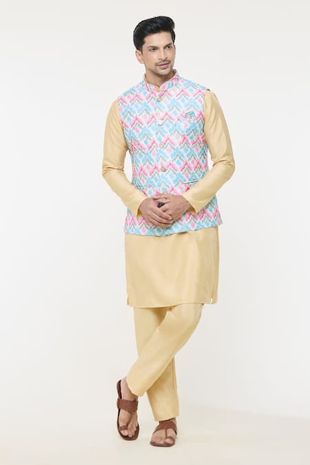 Arihant Rai Sinha Chevron Pattern Bundi & Kurta Set 