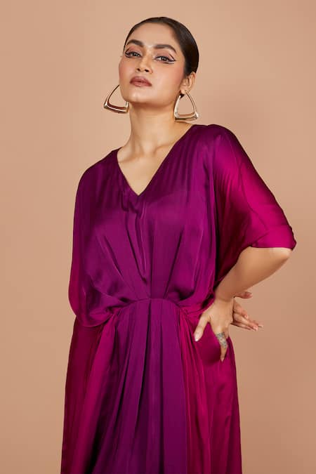Shop_Vishwa By Pinki Sinha_Wine Satin V-neck Ombre Solid Kaftan _Online_at_Aza_Fashions