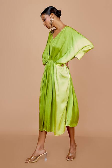 Buy_Vishwa By Pinki Sinha_Green Satin V-neck Solid Ombre Kaftan _Online_at_Aza_Fashions