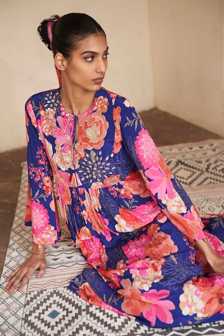 Archana Shah Blue Bemberg Crepe Printed Floral Round Kurta And Pant Set 