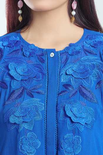 Namrata Joshipura Blue Georgette Embroidery Round Neck Dahlia Floral Kaftan Top at Aza Fashions Namrata Joshipura_Blue Georgette Embroidery Round Neck Dahlia Floral Kaftan Top_at_Aza_Fashions