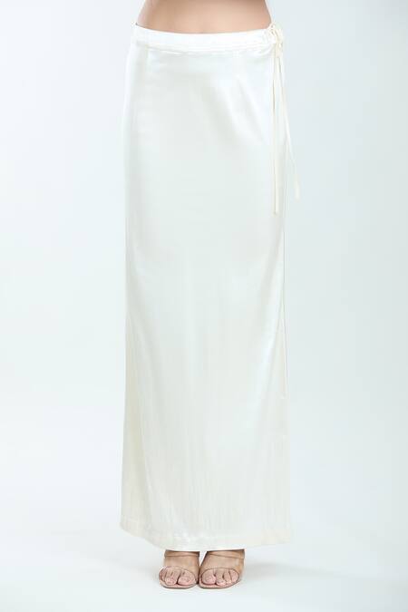 Buy Seema Gujral White Silk Mirrors, Zari, Embroidery Plunge Neck Paisley Saree With Blouse Buy_Seema Gujral_White Silk Mirrors, Zari, Embroidery Plunge Neck Paisley Saree With Blouse